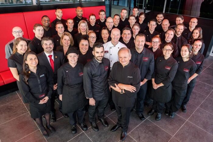 joel-robuchon-and-his-team