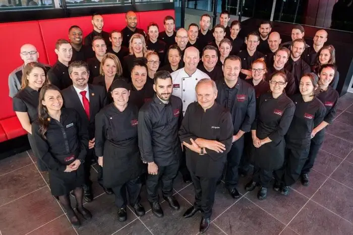 joel-robuchon-and-his-team