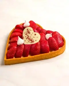 caro patisserie strawberryheart mothers day 1