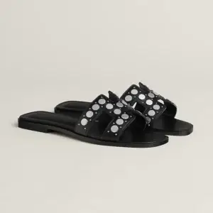 oran sandal hermes 2026 so chic 5