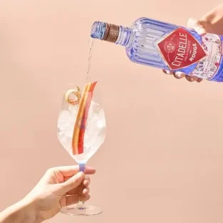 Citadelle Rouge glass