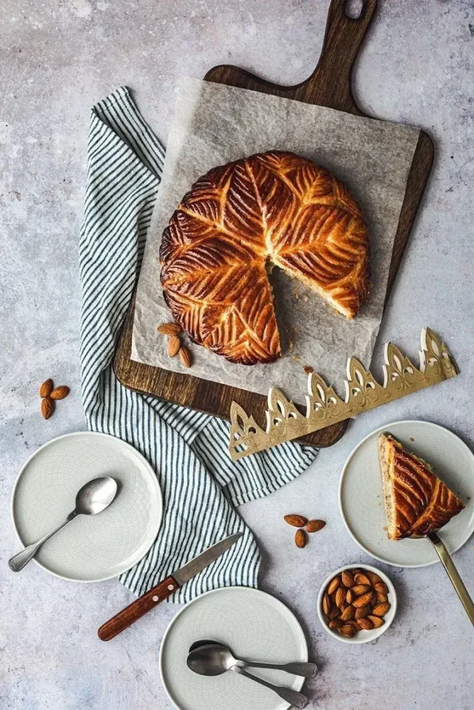 french galette des rois frangipane
